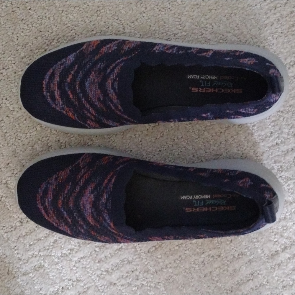Sketchers slip on shoes